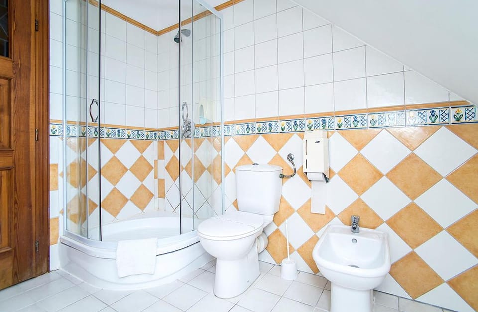 Shower, Toilet, Bathroom
