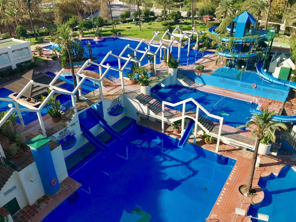 Bird's eye view, Swimming pool