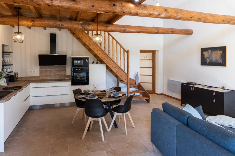 Living room, Dining area
