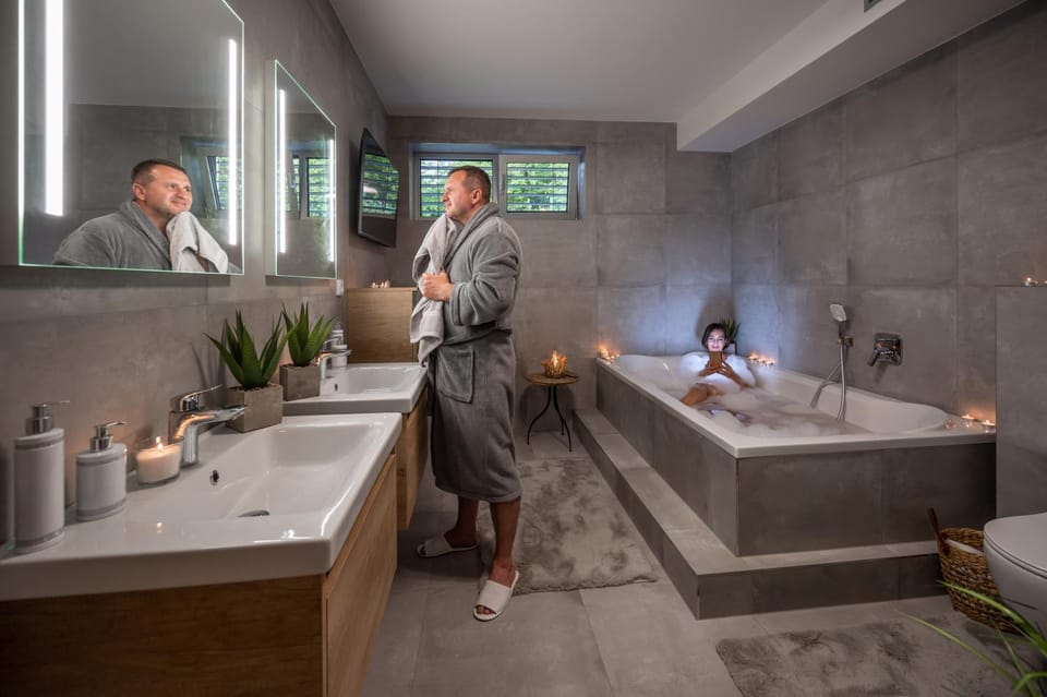 Bathroom, Bath
