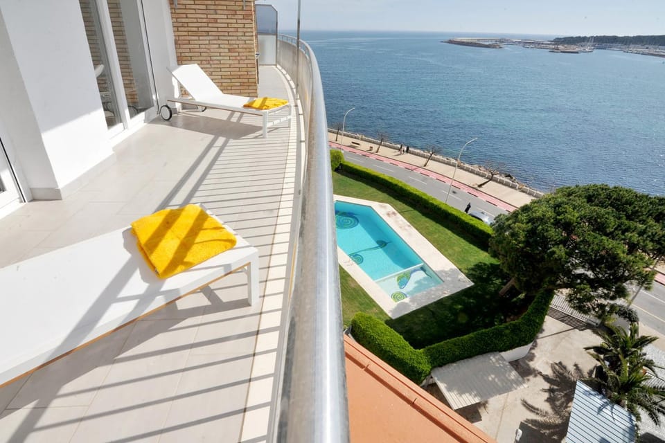 Balcony/Terrace, Pool view, Sea view