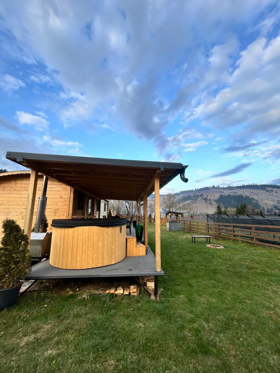 La Casuta din Ciocanesti Art House in Romania