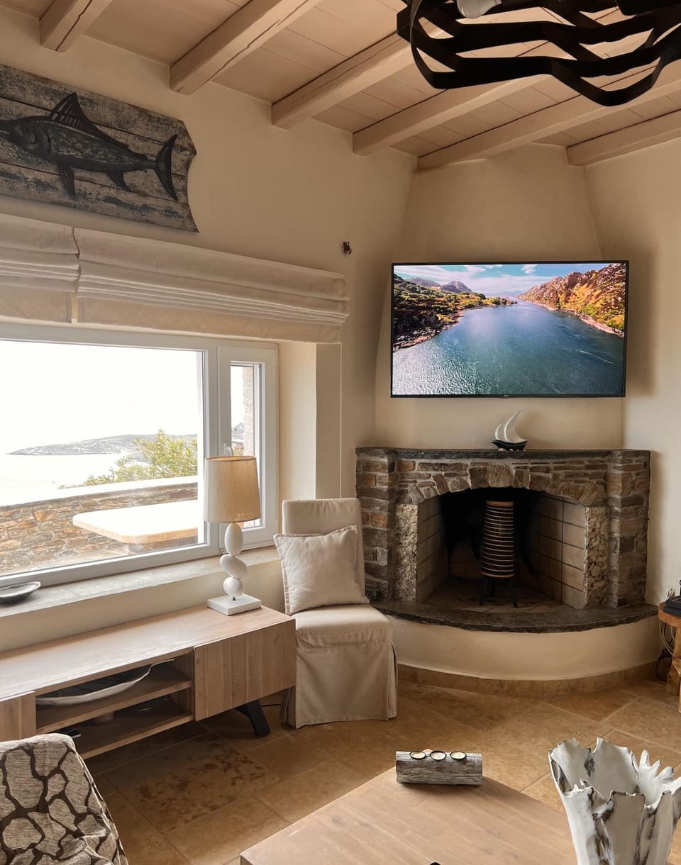 Communal lounge/ TV room, TV and multimedia, Living room, flat iron