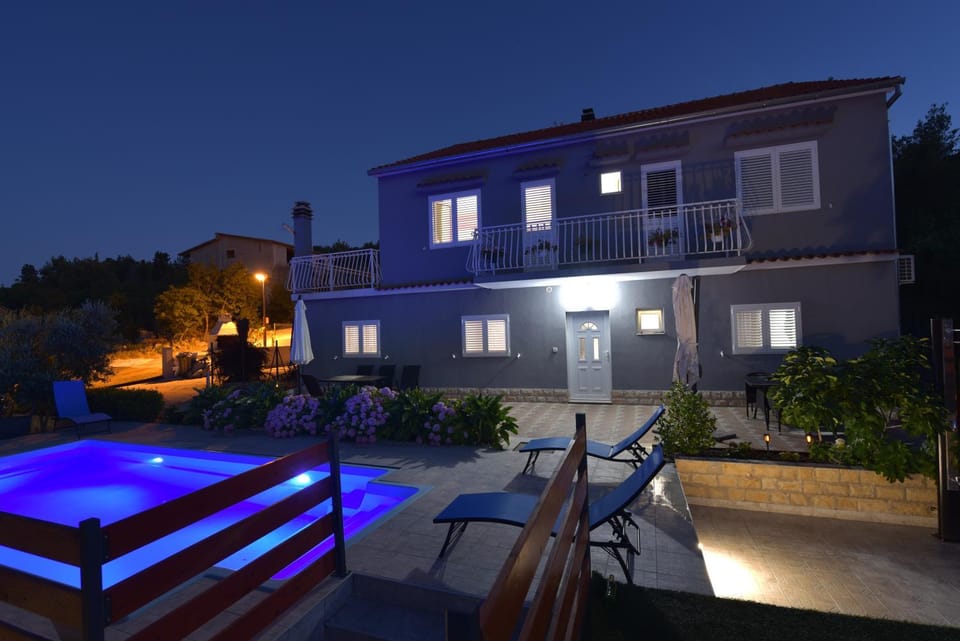 Property building, Pool view, Swimming pool, Sunrise, Sunset