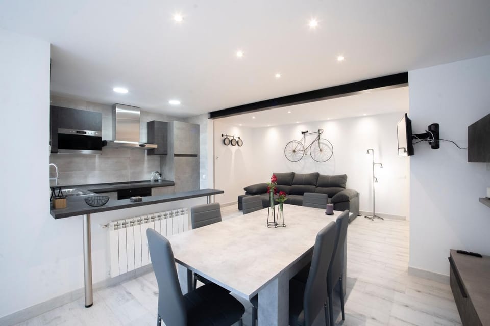Game Room, Kitchen or kitchenette, Living room, Location, dishwasher, acessibility