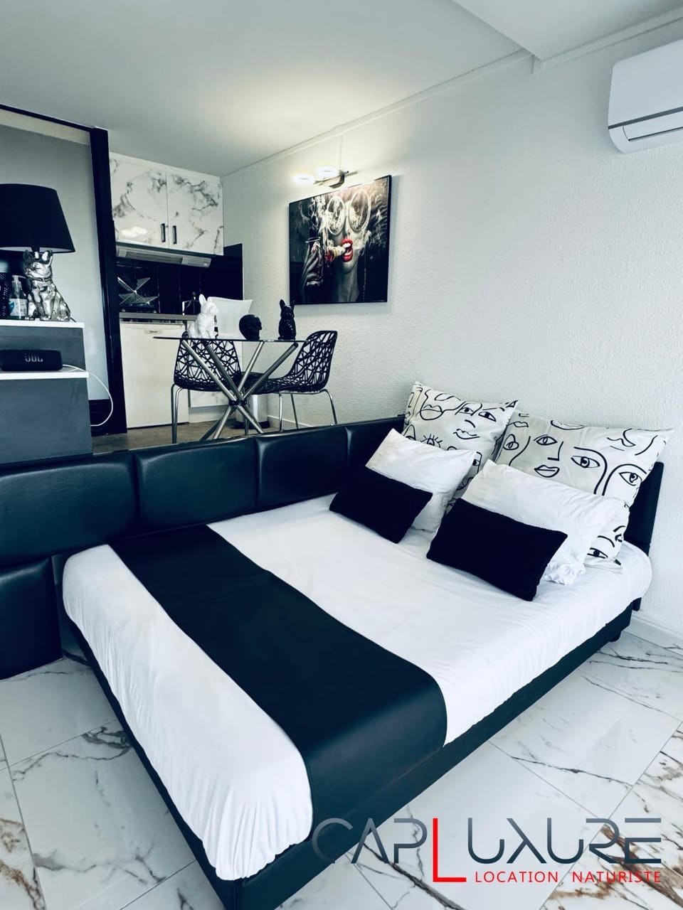 Bedroom, kitchen