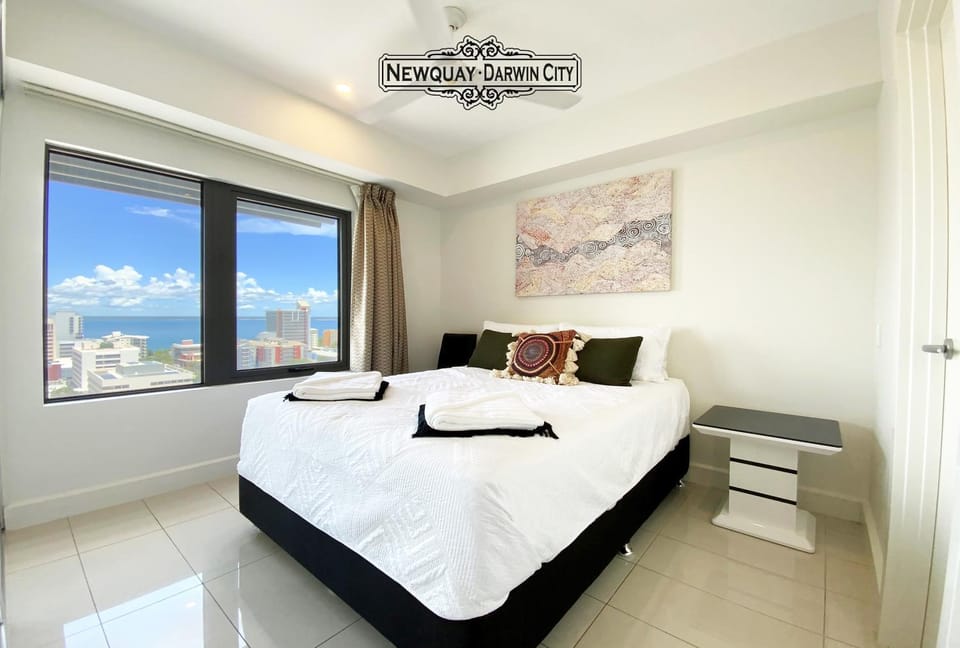 "NEWQUAY" Ideal Location & Views at PenthousePads Apartment in Darwin