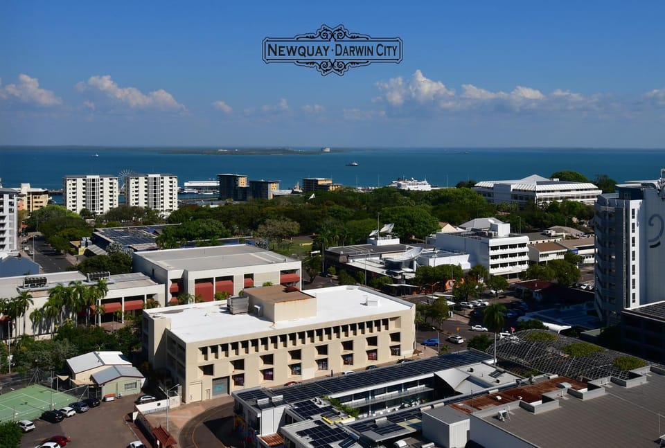 "NEWQUAY" Ideal Location & Views at PenthousePads Apartment in Darwin