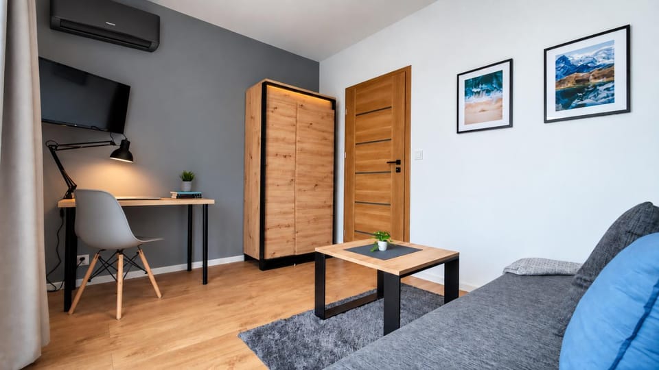 Bedroom, air conditioner