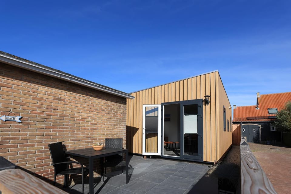 Property building, Balcony/Terrace