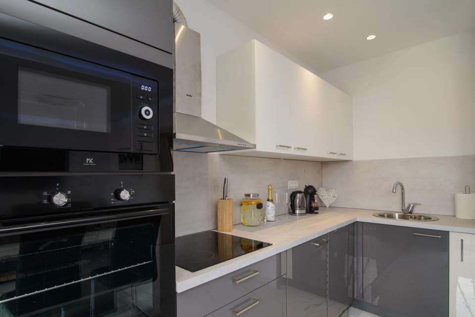 Coffee/tea facilities, Kitchen or kitchenette