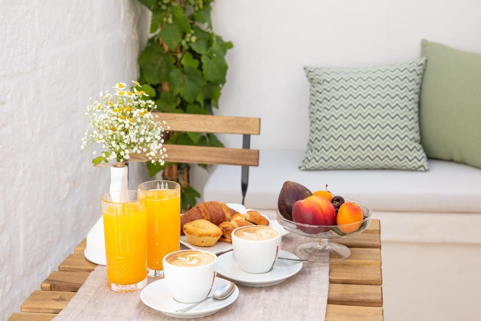 Patio, Food and drinks, Food, Breakfast, Drinks
