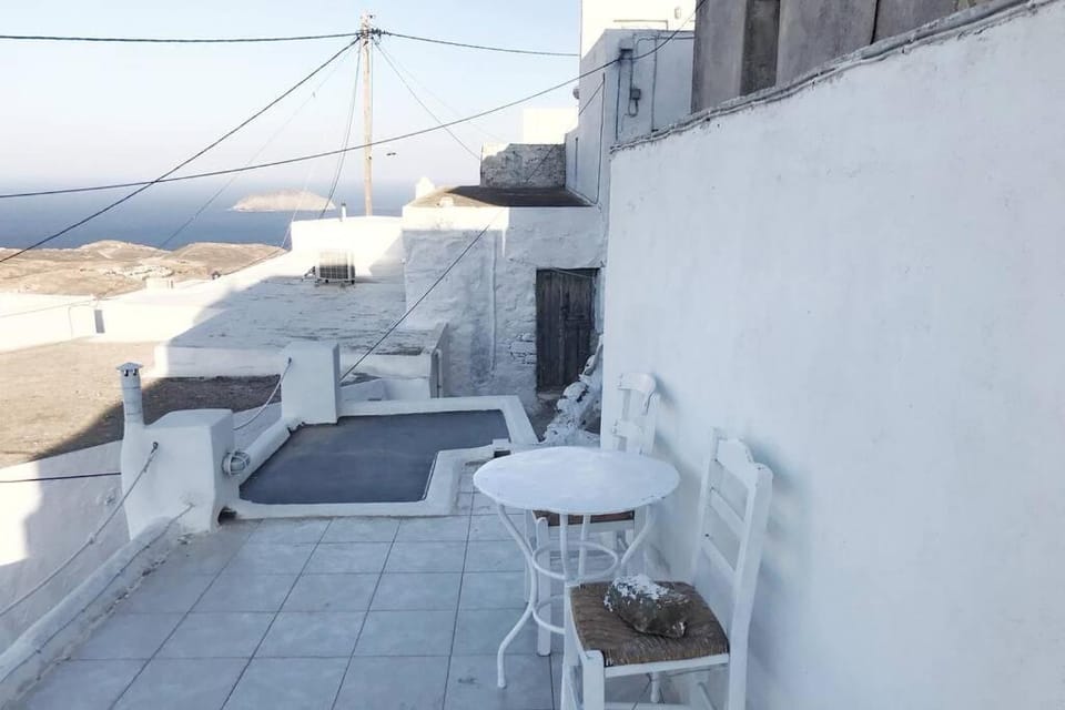 little cactus House in Milos