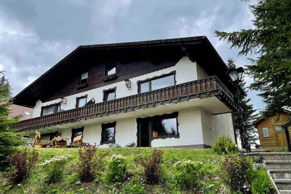 Property building, Day, Garden