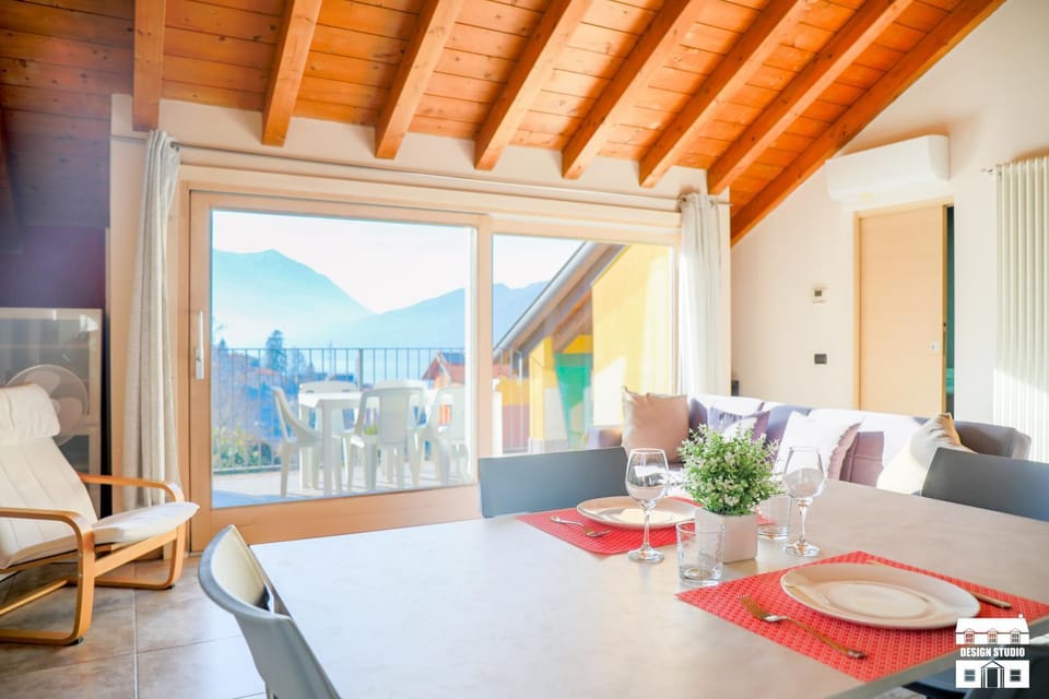 Natural landscape, Living room, Seating area, Dining area, Mountain view