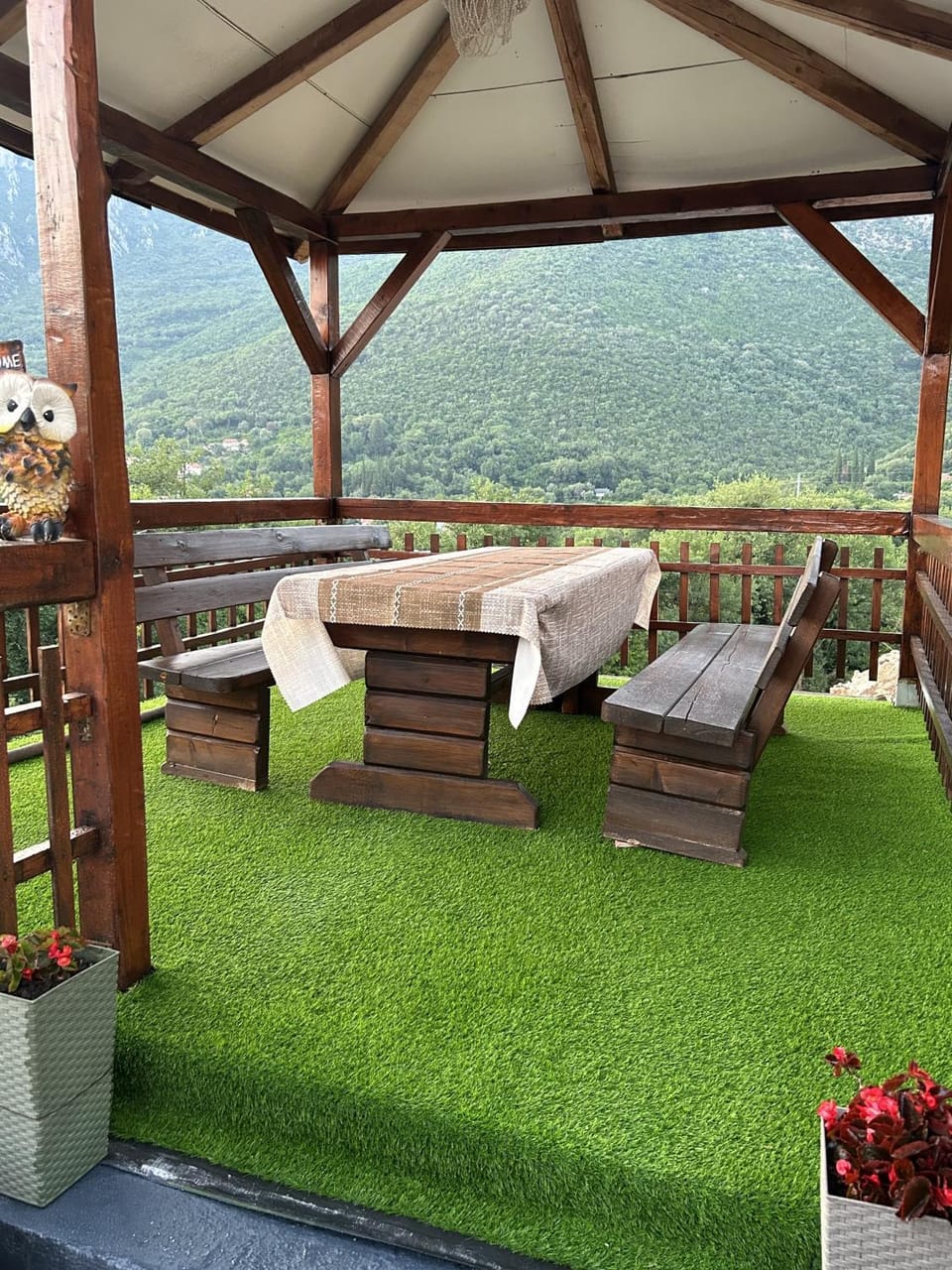 Natural landscape, Garden, View (from property/room), Balcony/Terrace, Seating area, Garden view, Mountain view