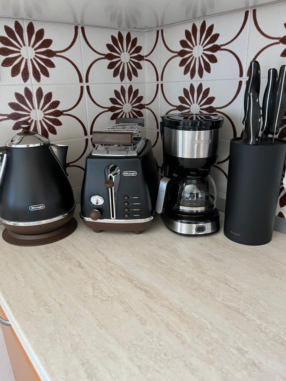 Coffee/tea facilities, toaster