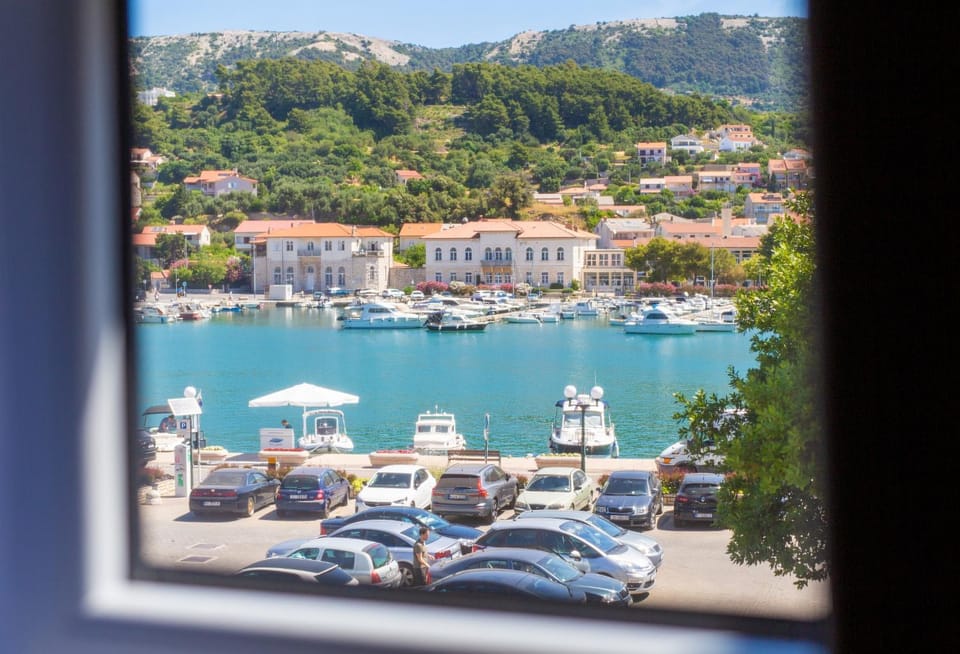 City view, Sea view