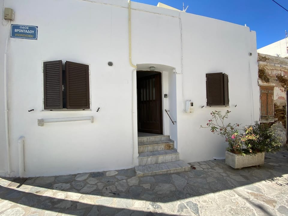 Property building, Facade/entrance
