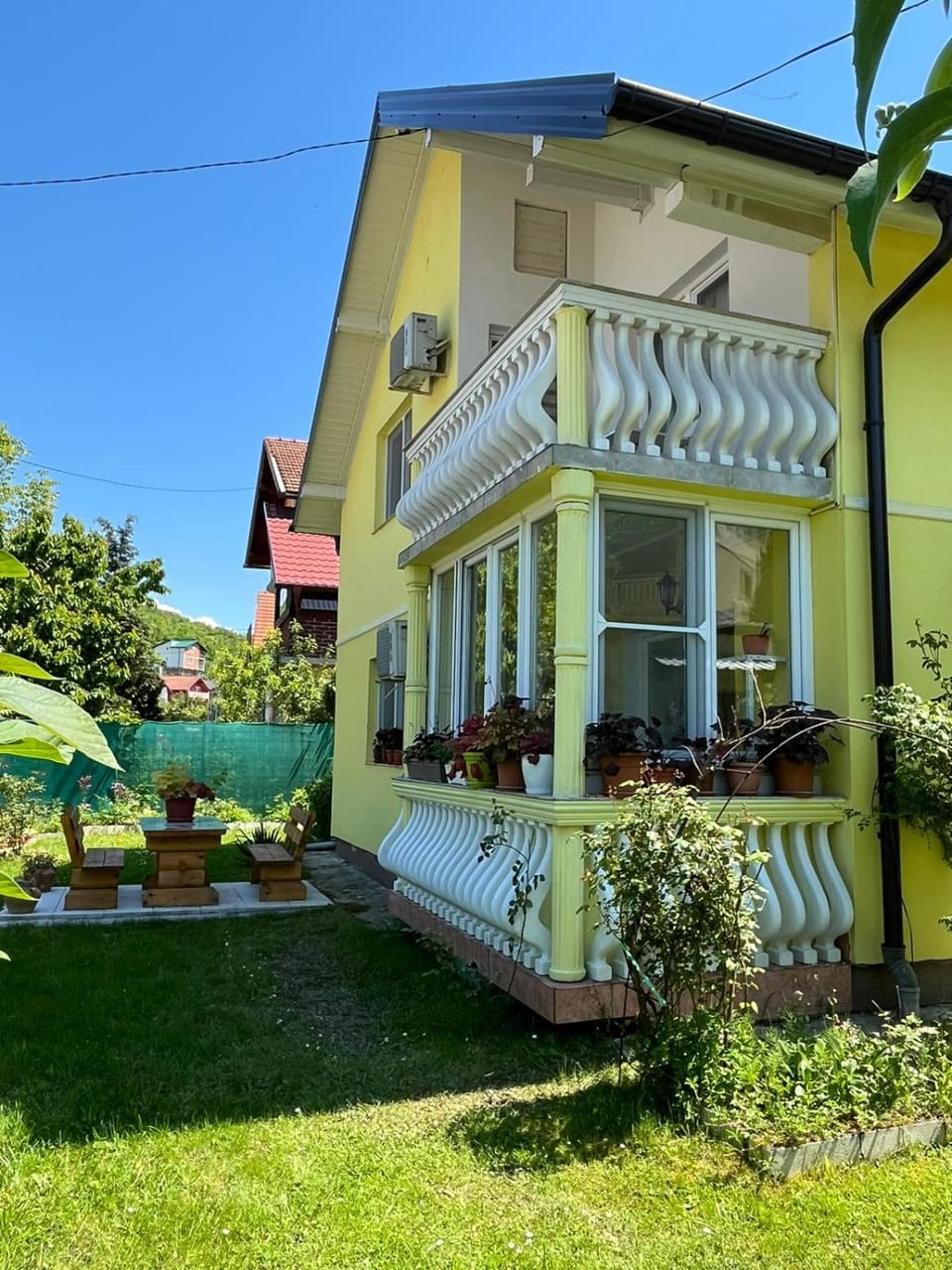 Family Flower House House in Sarajevo
