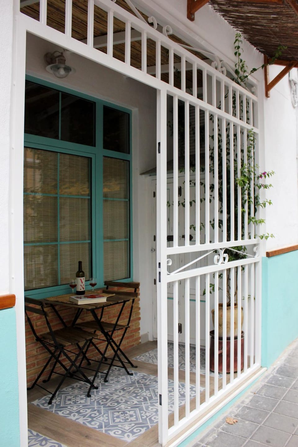 Facade/entrance, Balcony/Terrace