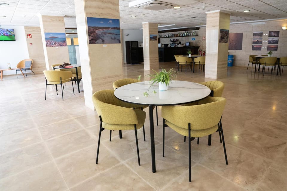 Lounge or bar
