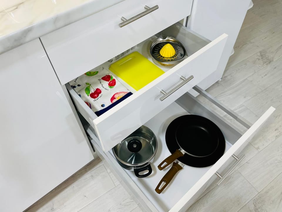 Kitchen or kitchenette, kitchen