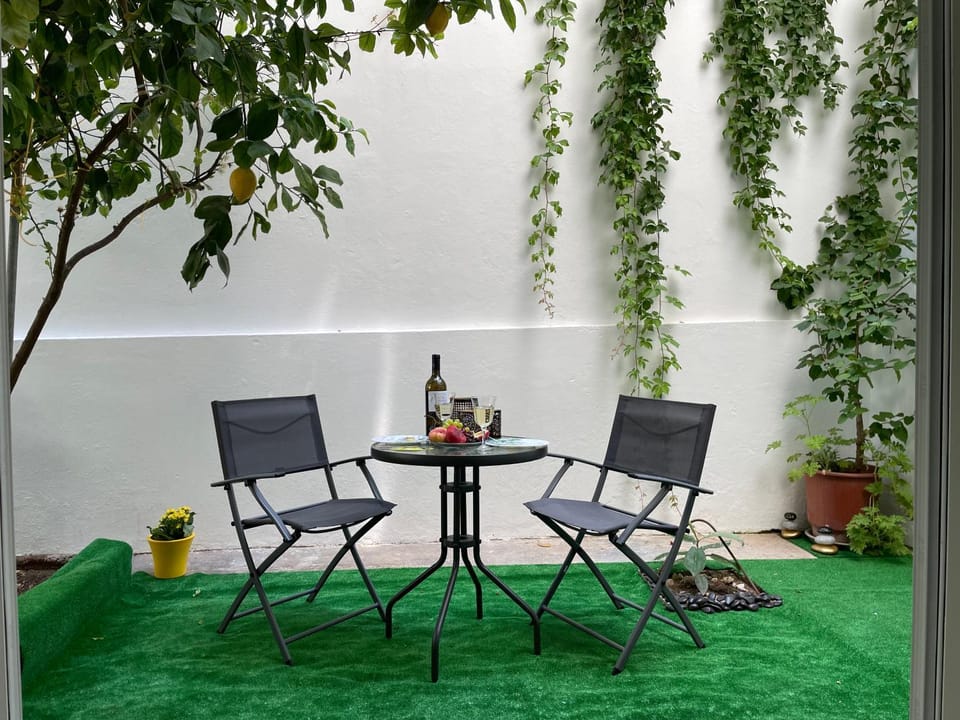 Patio, Garden, Seating area, Dining area, Garden view