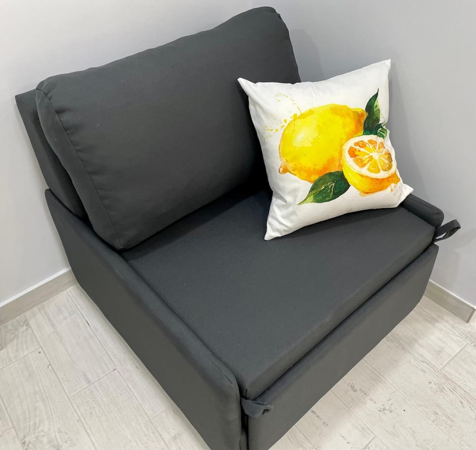 Bed, Living room, Seating area