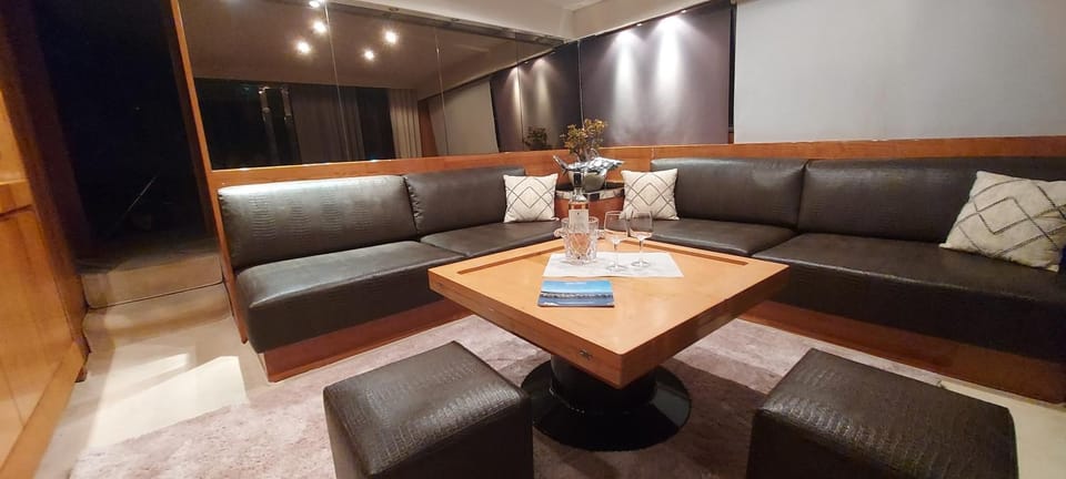 Living room, Lounge or bar