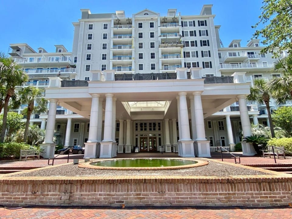 Property building, Facade/entrance