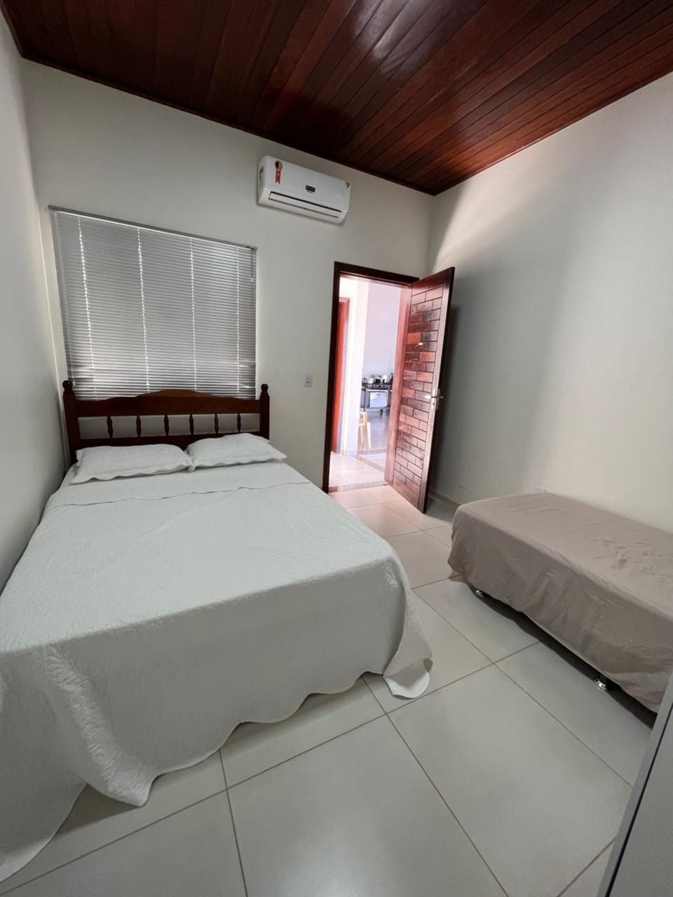 Bed, Photo of the whole room, Bedroom, air conditioner