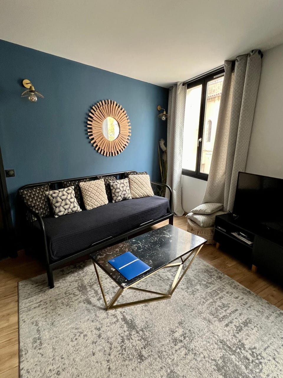 TV and multimedia, Living room, Seating area