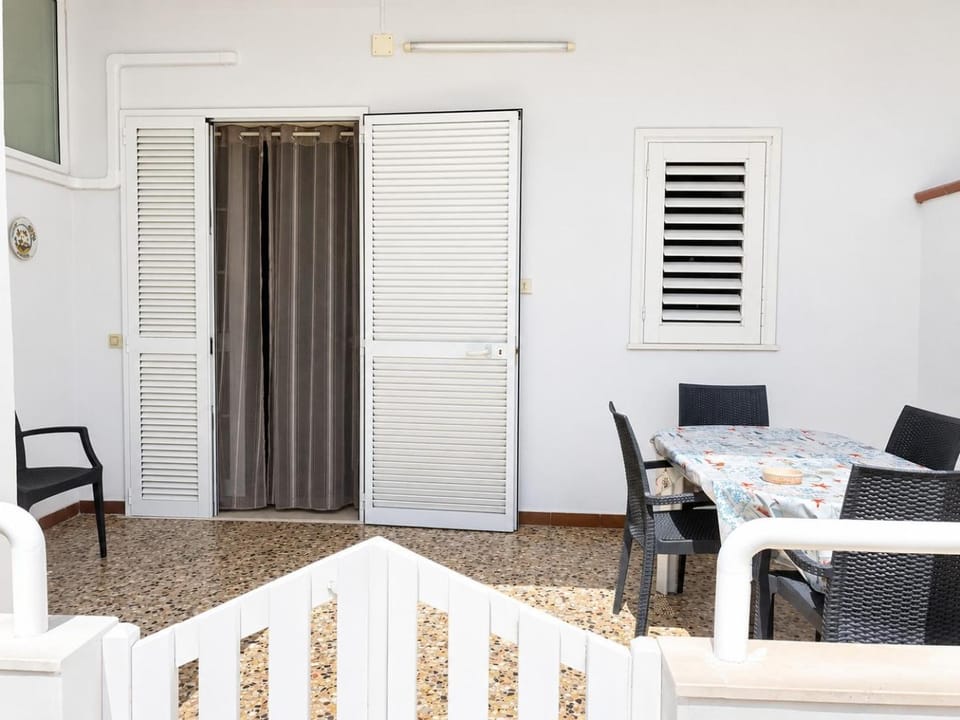 Patio, Dining area