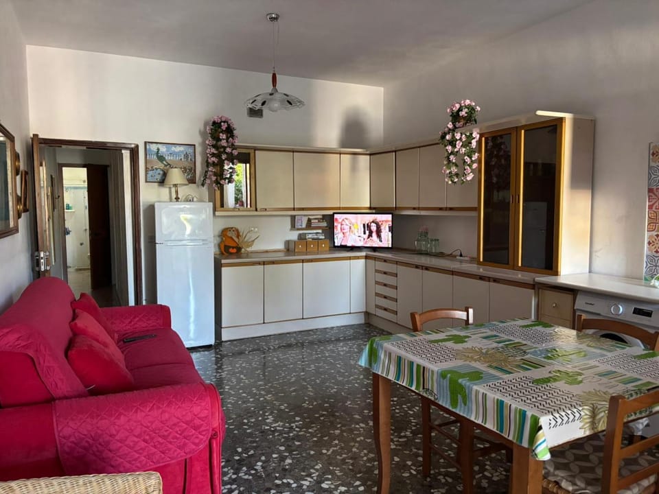 TV and multimedia, Kitchen or kitchenette, Dining area