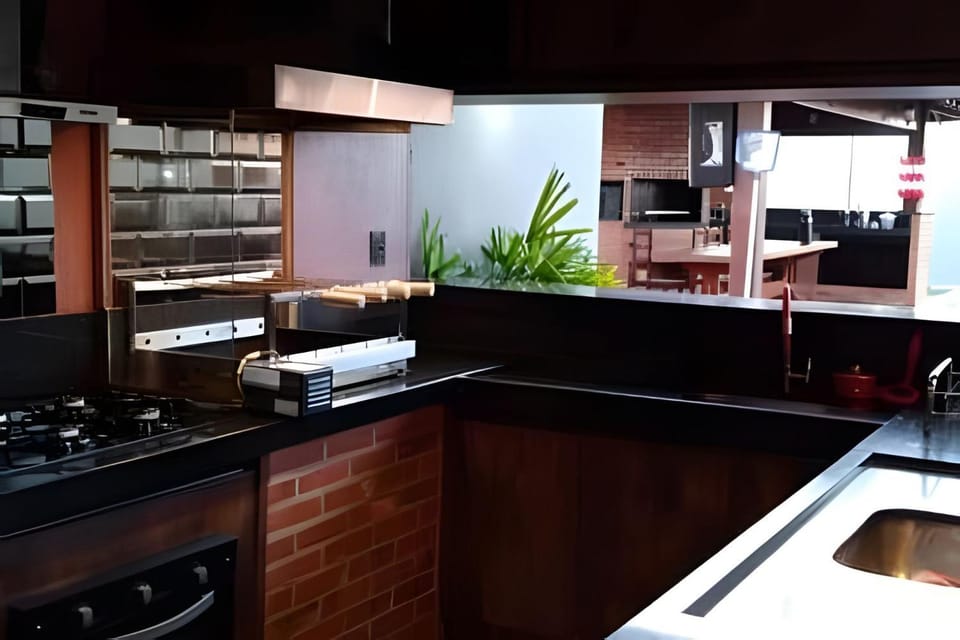 BBQ facilities, Kitchen or kitchenette