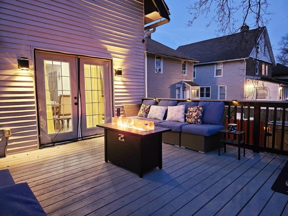 Property building, Patio, Night, BBQ facilities, View (from property/room), Balcony/Terrace, Seating area