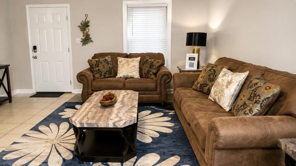 Urban Oasis Retreat in the Southwest! House in Huntsville