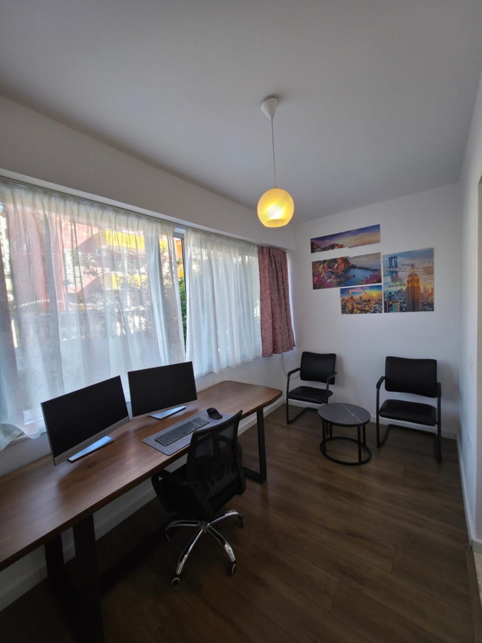 Seating area, Entertainment