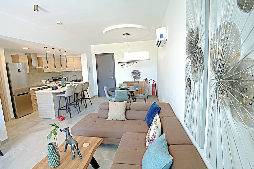 Living room, Seating area, Dining area, oven, stove