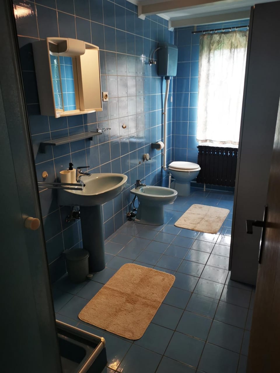 Toilet, Bathroom, Bath, bidet, towels