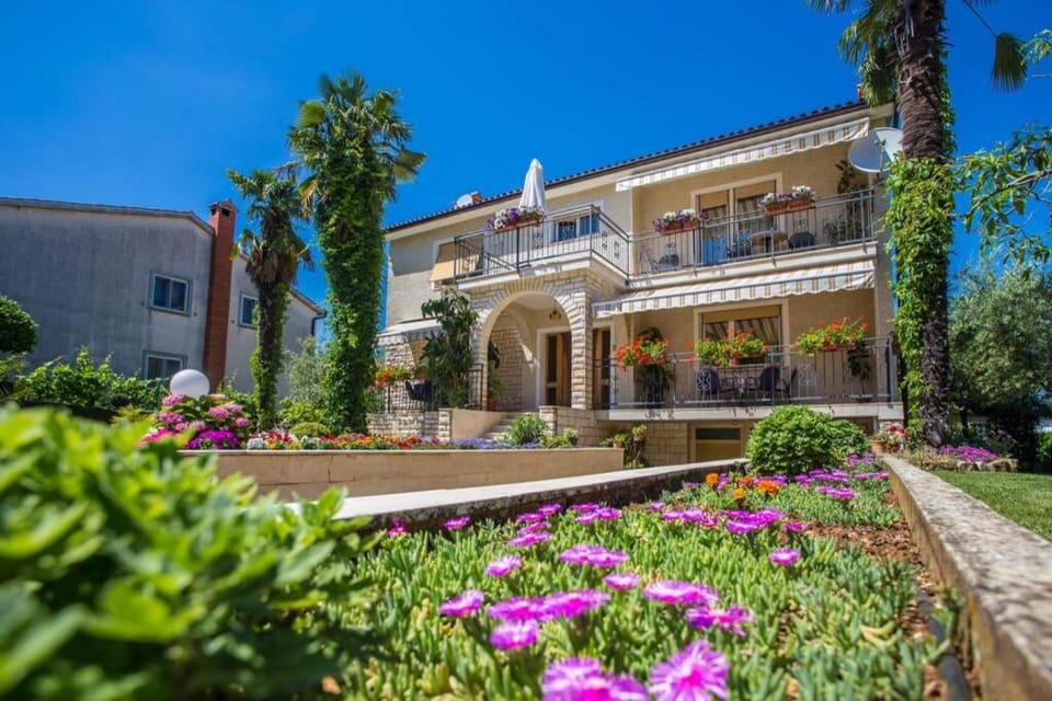 Property building, Garden