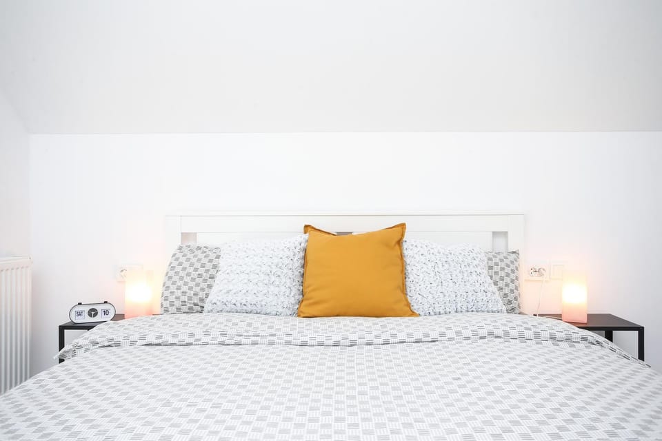Bed, Photo of the whole room, Bedroom