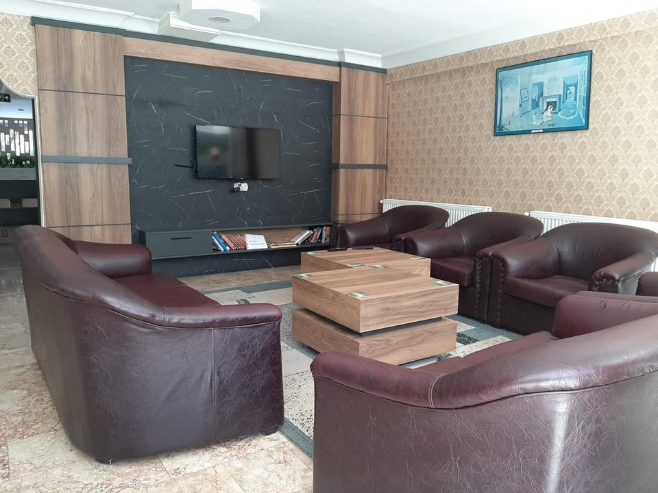 Communal lounge/ TV room, Lobby or reception, Swimming pool