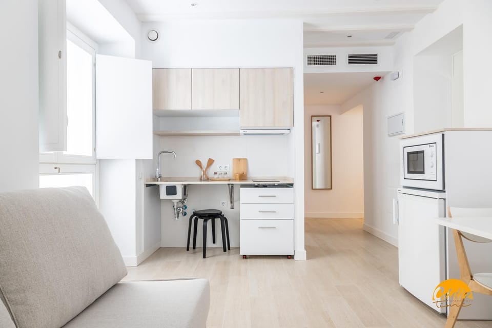 Kitchen or kitchenette, Living room, Dining area, stove, toaster, air conditioner