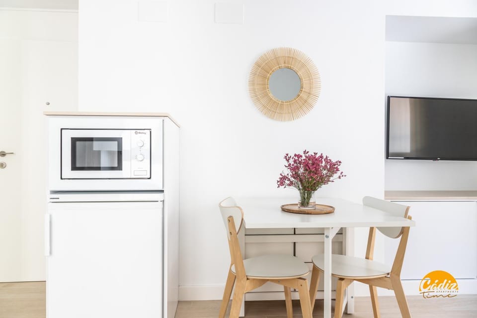 TV and multimedia, Dining area, microwave
