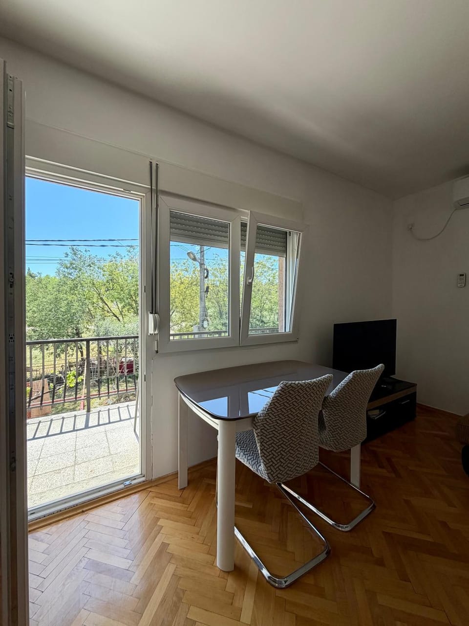 Natural landscape, View (from property/room), Balcony/Terrace, Dining area