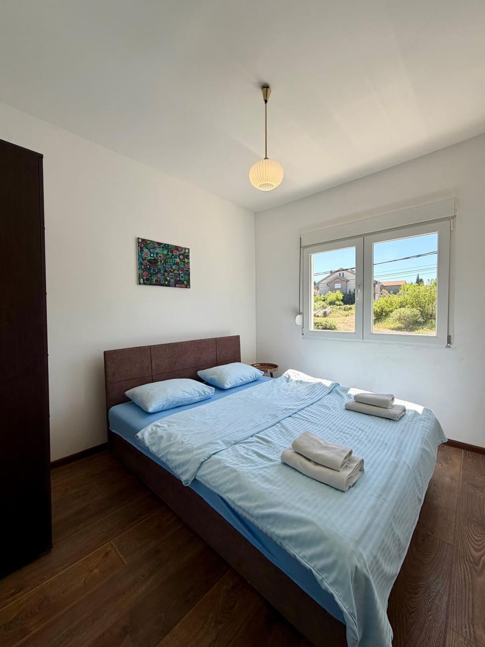 Bed, Photo of the whole room, Bedroom, towels