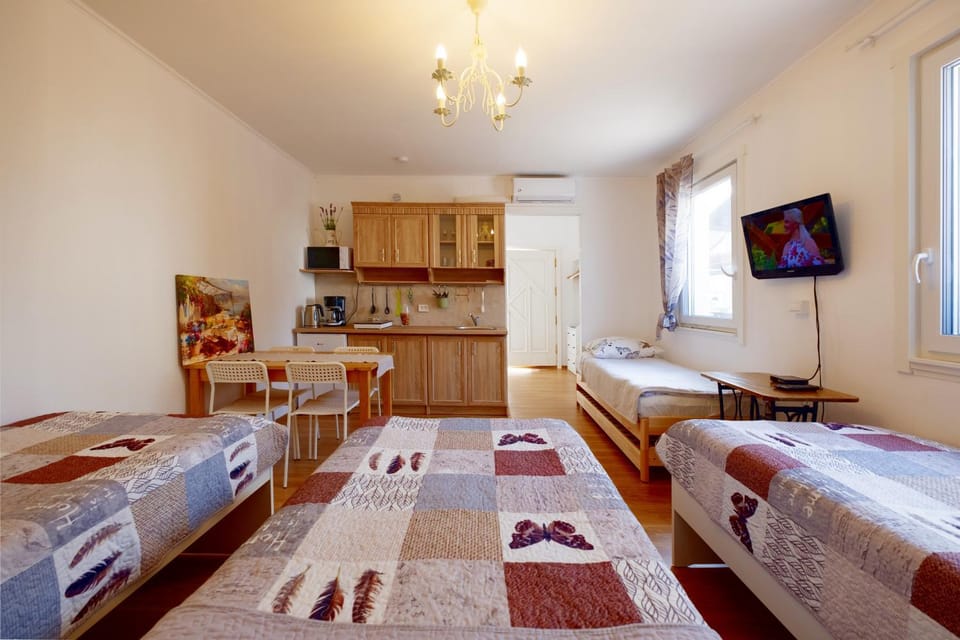 Communal lounge/ TV room, Photo of the whole room