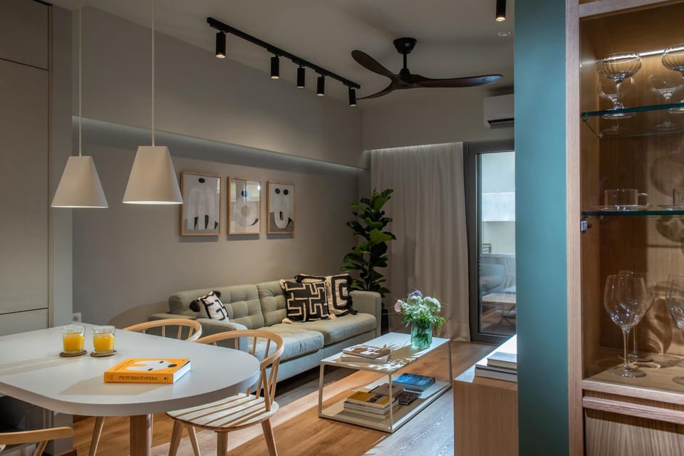Living room, Seating area, Food